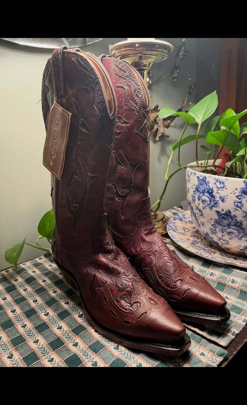 New Boulet Mahogany Leather Western Cowboy Boots, Ornate Stitching